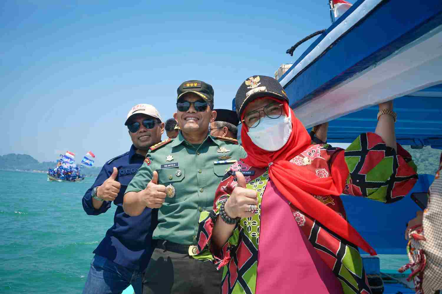 Hadiri Festival Perahu Demokrasi Pemilu 2024, Dandim dan Walikota Susuri Pesisir Lampung Hadiri Festival Perahu Demokrasi Pemilu 2024, Dandim dan Walikota Susuri Pesisir Lampung