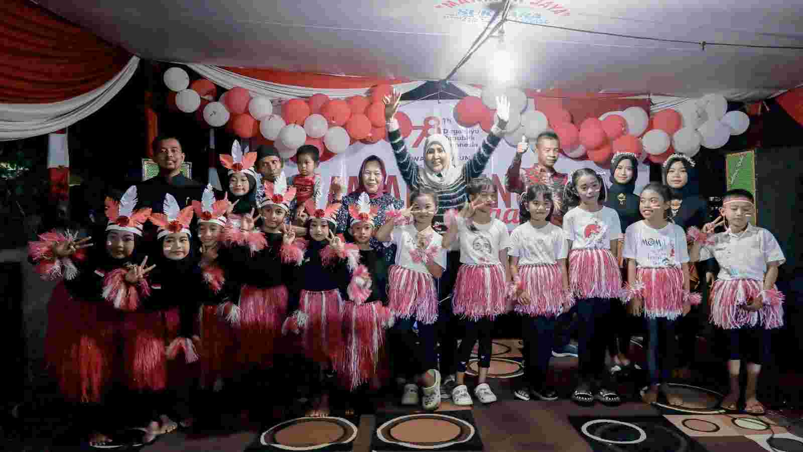 Politisi Gerindra Hadiri Malam Puncak HUT RI Dusun 3 Desa Sukaraja Politisi Gerindra Hadiri Malam Puncak HUT RI Dusun 3 Desa Sukaraja