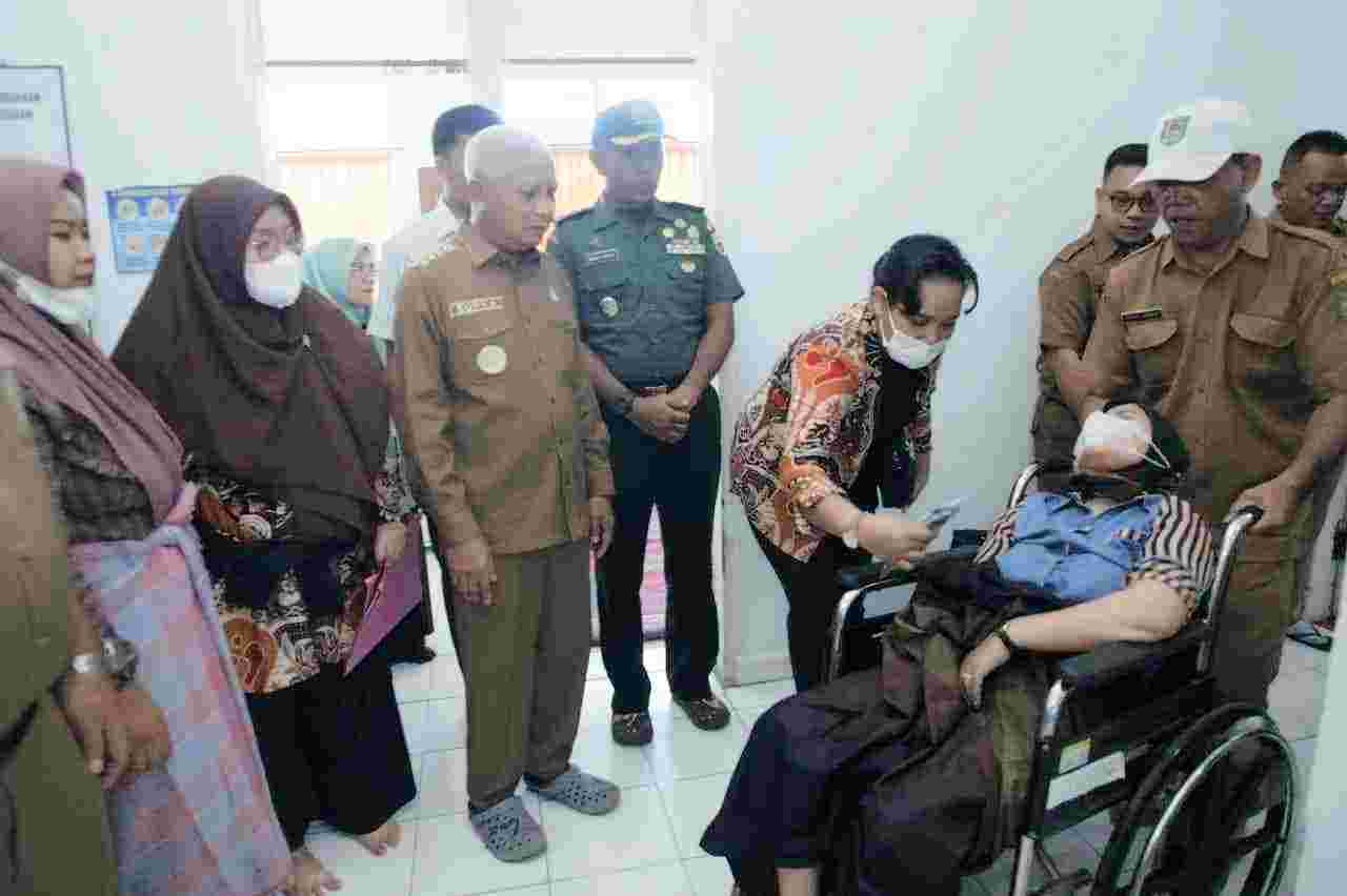 Bupati Surya Didampingi Wabup Taufik Tinjau Pelayanan Kontrasepsi MOW Bupati Surya Didampingi Wabup Taufik Tinjau Pelayanan Kontrasepsi MOW