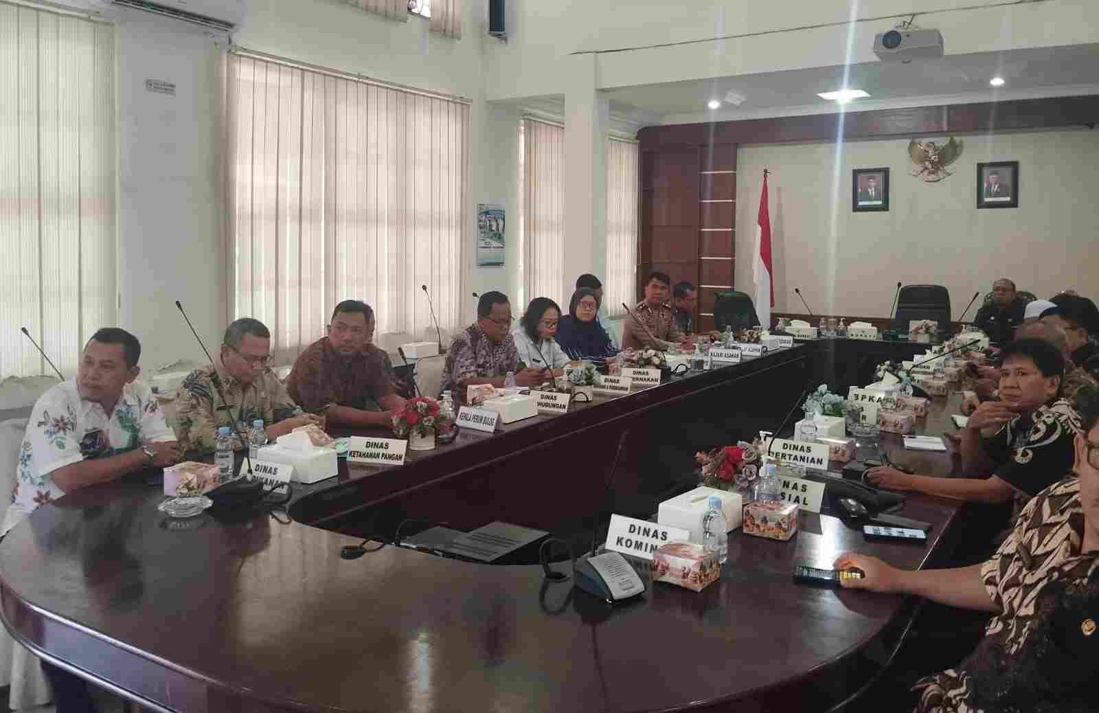 Sekda John Hardi Ikuti Rakornas Pengendalian Inflasi Sekda John Hardi Ikuti Rakornas Pengendalian Inflasi