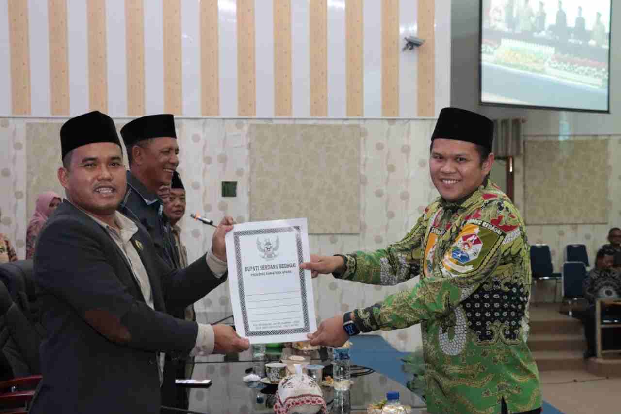 Pemkab dan DPRD Sergai Gelar Rapat Paripurna Perubahan KUA & PPAS TA 2023 Pemkab dan DPRD Sergai Gelar Rapat Paripurna Perubahan KUA & PPAS TA 2023