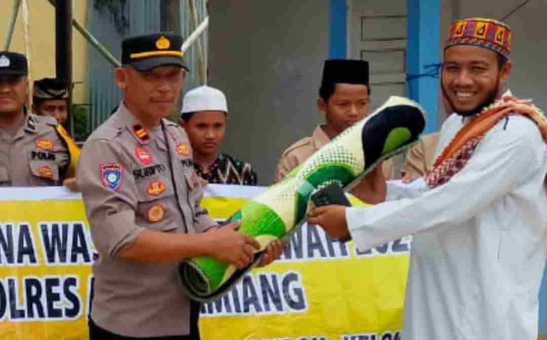 Giat Operasi Bina Waspada, Kasat Bimmas Iptu Suripto Berikan Sarana Kontak Giat Operasi Bina Waspada, Kasat Bimmas Iptu Suripto Berikan Sarana Kontak