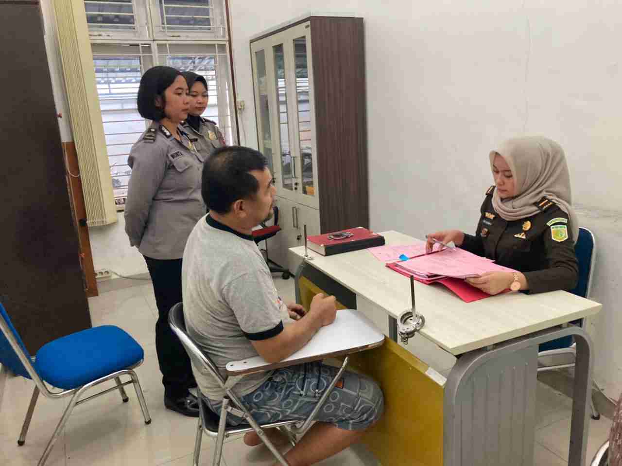 Tersangka KDRT Dilimpahkan ke Kejaksaan Sergai Setelah Gagal Mediasi Tersangka KDRT Dilimpahkan ke Kejaksaan Sergai Setelah Gagal Mediasi