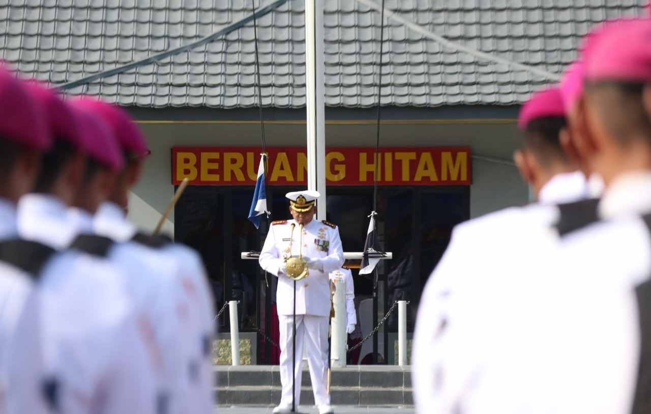 Danbrigif 4 Marinir/BS Pimpin Upacara HUT ke-78 TNI AL Wilayah Lampung Danbrigif 4 Marinir/BS Pimpin Upacara HUT ke-78 TNI AL Wilayah Lampung