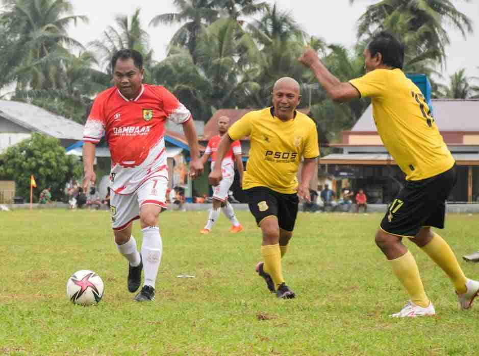 Bupati Sergai dan Putra Kompak dalam Laga Melati II CUP Bupati Sergai dan Putra Kompak dalam Laga Melati II CUP