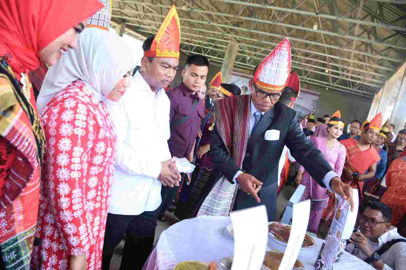 Bupati Sergai Resmikan dan Lestarikan Kekayaan Kampung Budaya Batak Toba Bupati Sergai Resmikan dan Lestarikan Kekayaan Kampung Budaya Batak Toba