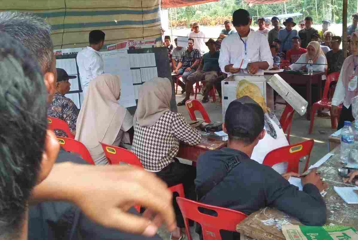 Pemilihan Datok Penghulu Desa Sumber Makmur Berjalan Lancar dan Sukses Pemilihan Datok Penghulu Desa Sumber Makmur Berjalan Lancar dan Sukses