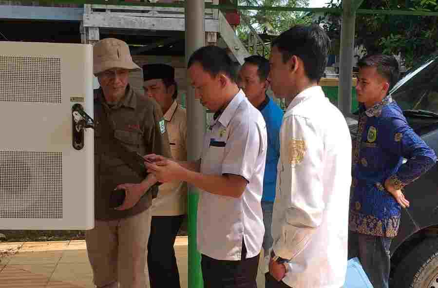 Desa Ulak Embacang Kini Nikmati Internet secara Gratis Desa Ulak Embacang Kini Nikmati Internet secara Gratis