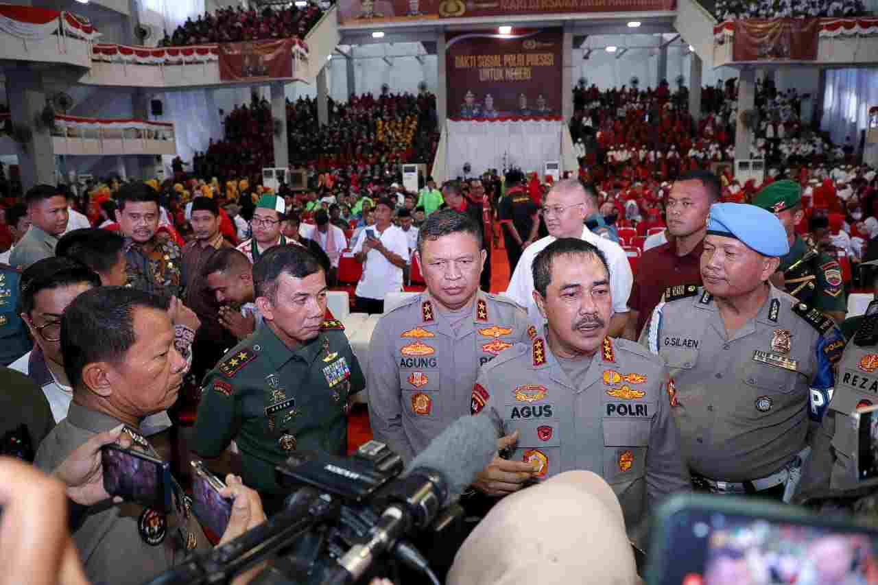 Bakti Sosial Polri Presisi Untuk Negeri, Wakapolri Bagikan 5000 Paket Sembako Bakti Sosial Polri Presisi Untuk Negeri, Wakapolri Bagikan 5000 Paket Sembako