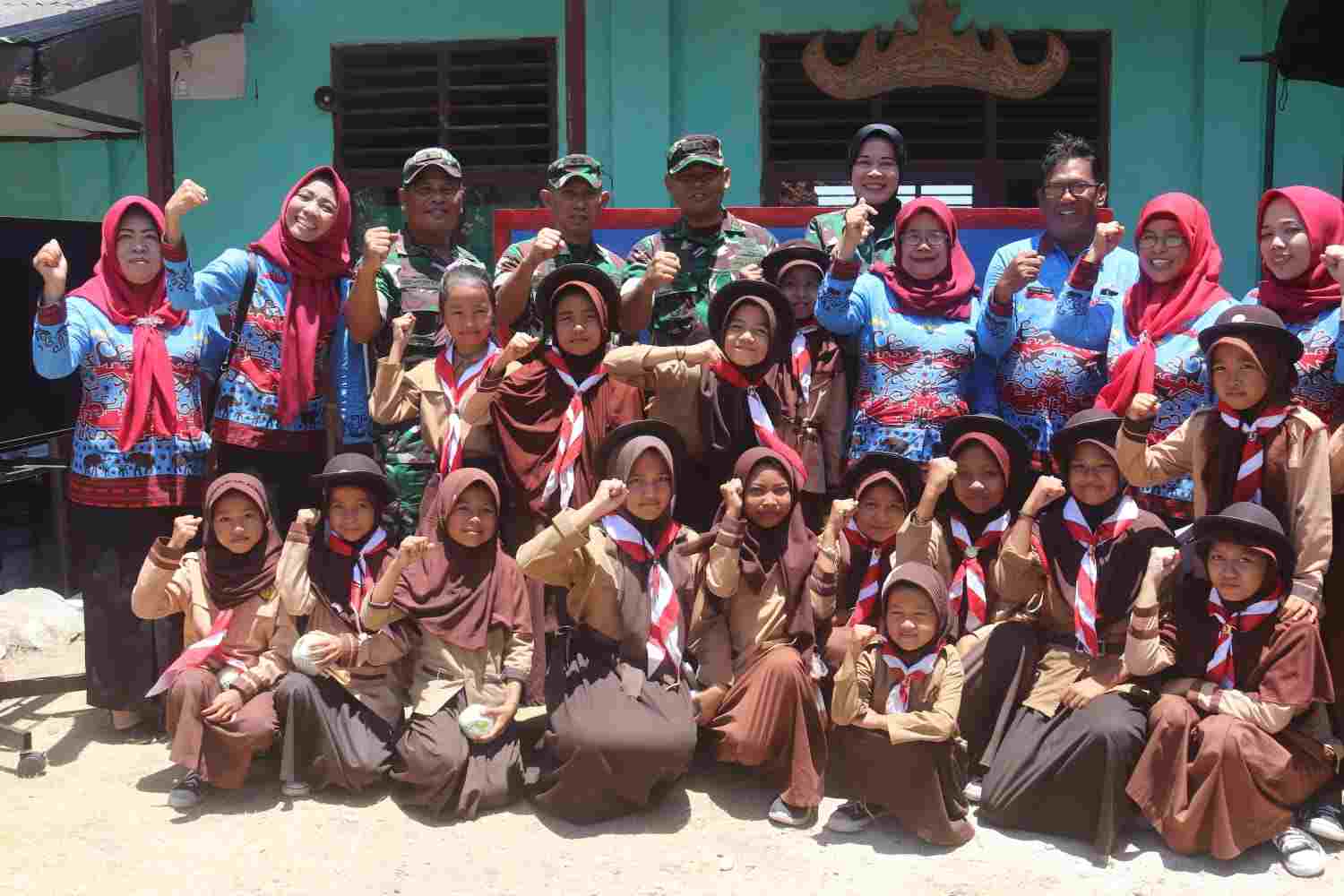 Launching Program Unggulan Dapur Masuk Sekolah di Wilayah Kodim 0410/KBL Launching Program Unggulan Dapur Masuk Sekolah di Wilayah Kodim 0410/KBL