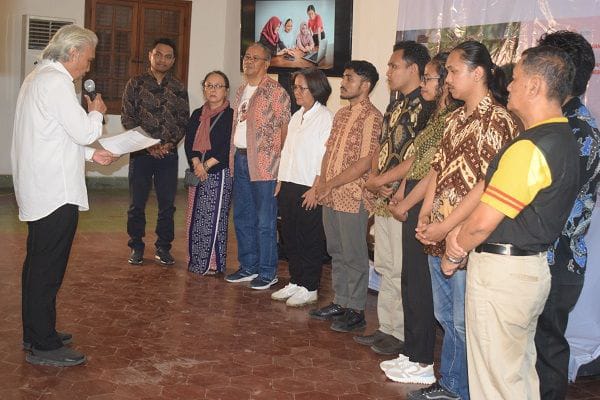 Ketum Satupena Gunoto Saparie Kukuhkan Pengurus Kota Salatiga Periode 2023-2028 Ketum Satupena Gunoto Saparie Kukuhkan Pengurus Kota Salatiga Periode 2023-2028