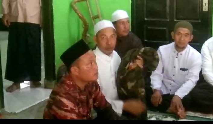 Abah Chandra Hadiri Pengajian Akbar Pondok Pesantren Sunan Jatiagung Abah Chandra Hadiri Pengajian Akbar Pondok Pesantren Sunan Jatiagung