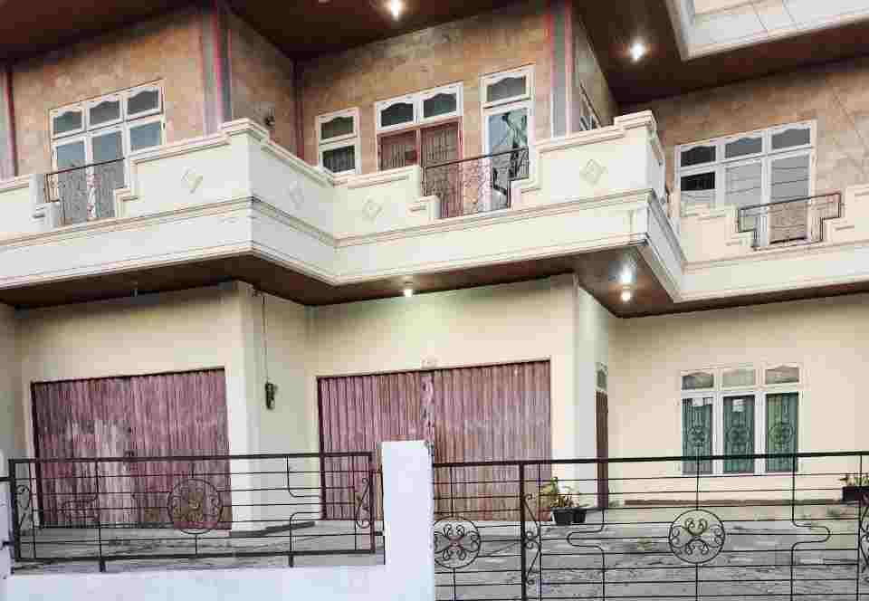 Banner Rumah Pribadi Putri Azwar Yacub Dicopot Oknum Pol PP Kecamatan TBB Banner Rumah Pribadi Putri Azwar Yacub Dicopot Oknum Pol PP Kecamatan TBB