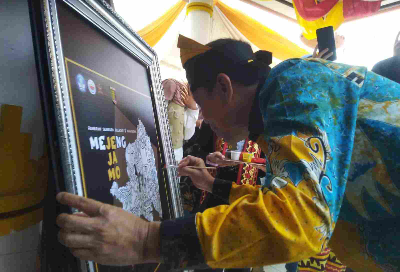 Komite Seni Rupa DKL Gelar Pameran “Mejeng Jejamo” Meriahkan PKD Lampung 2023 Komite Seni Rupa DKL Gelar Pameran “Mejeng Jejamo” Meriahkan PKD Lampung 2023