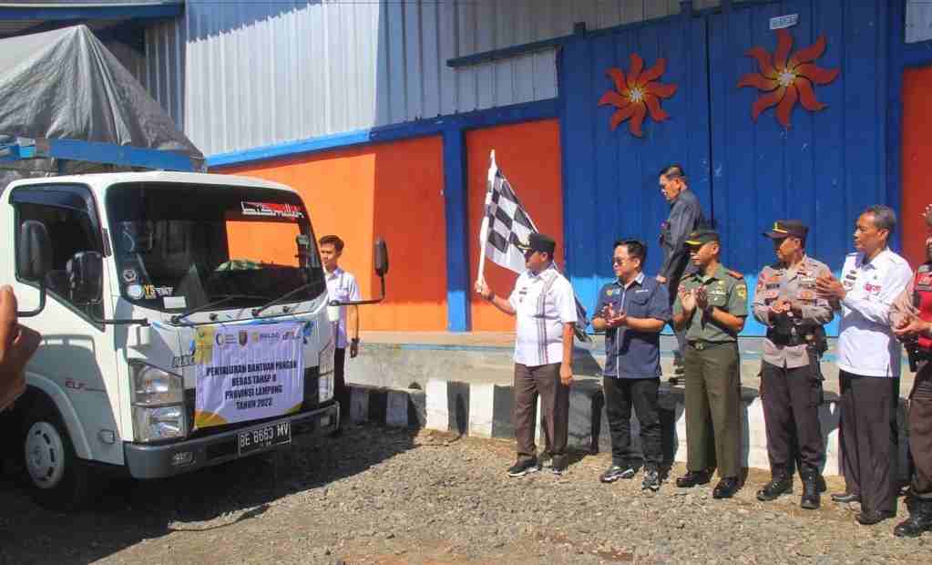 Pj. Bupati Lambar Launching Penyaluran Bantuan Beras Cadangan Pangan Pemerintah Tahap II Pj. Bupati Lambar Launching Penyaluran Bantuan Beras Cadangan Pangan Pemerintah Tahap II