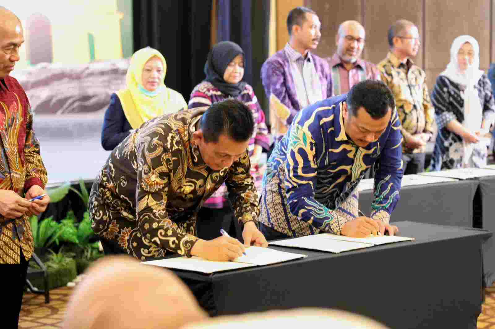 Pemprov Lampung Tandatangani Kerjasama dengan Pemprov Kepulauan Riau Pemprov Lampung Tandatangani Kerjasama dengan Pemprov Kepulauan Riau