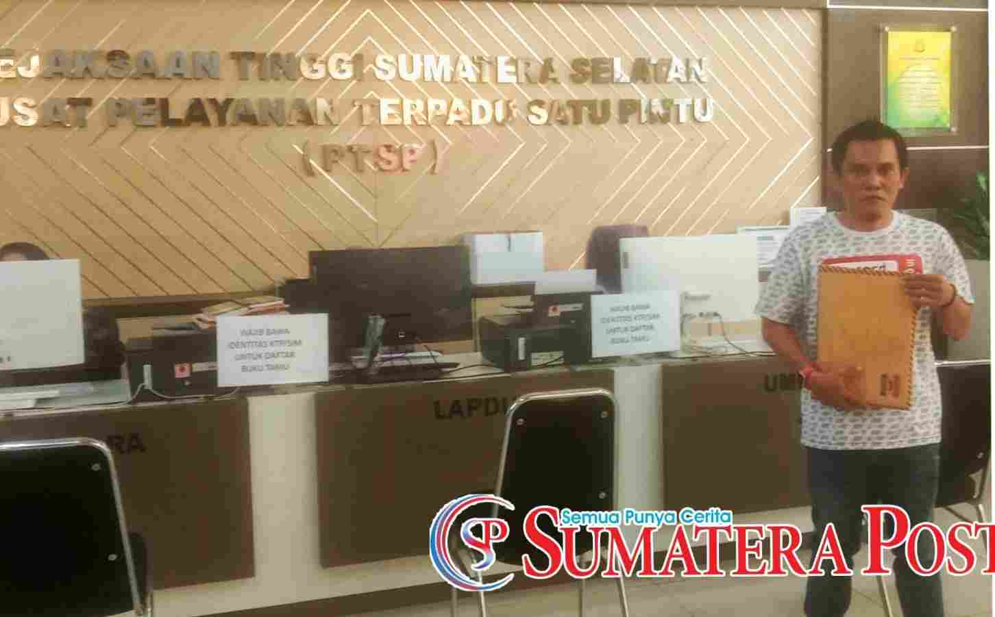 Massa LSM CACA Sambangi Kejati Sumsel, Laporkan Oknum Dinas Pemkab Banyuasin Massa LSM CACA Sambangi Kejati Sumsel, Laporkan Oknum Dinas Pemkab Banyuasin