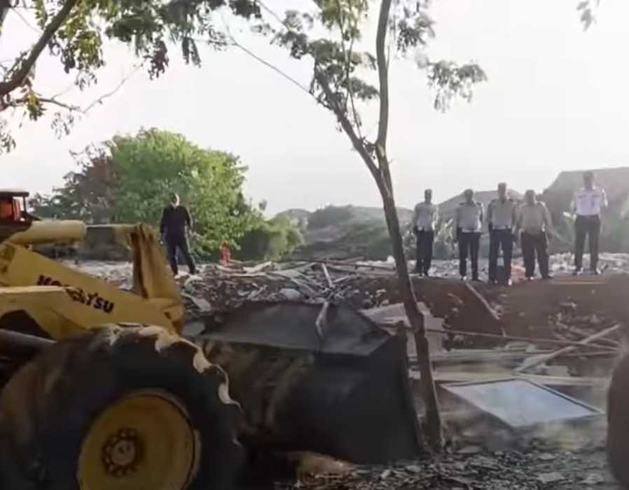 Walikota Munjirin Monitoring Langsung Pengamanan Aset Pemprov DKI Walikota Munjirin Monitoring Langsung Pengamanan Aset Pemprov DKI