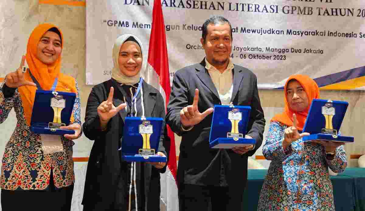 Ketua GPMB Asahan Terima Penghargaan Sandya Praditya Ketua GPMB Asahan Terima Penghargaan Sandya Praditya