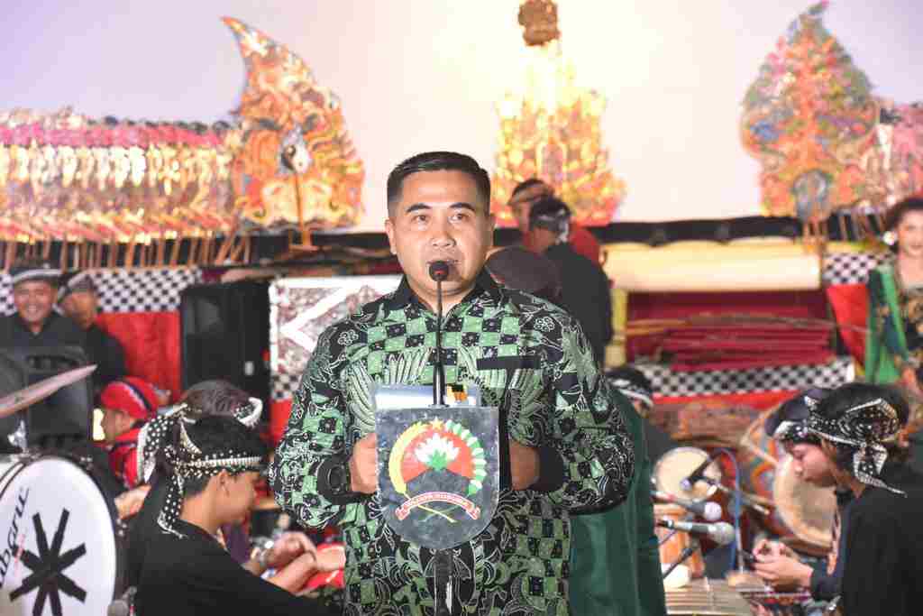 Lestarikan Budaya Bangsa, Korem Wijayakusuma Gelar Wayang Kulit “Bimo Krido” Lestarikan Budaya Bangsa, Korem Wijayakusuma Gelar Wayang Kulit “Bimo Krido”