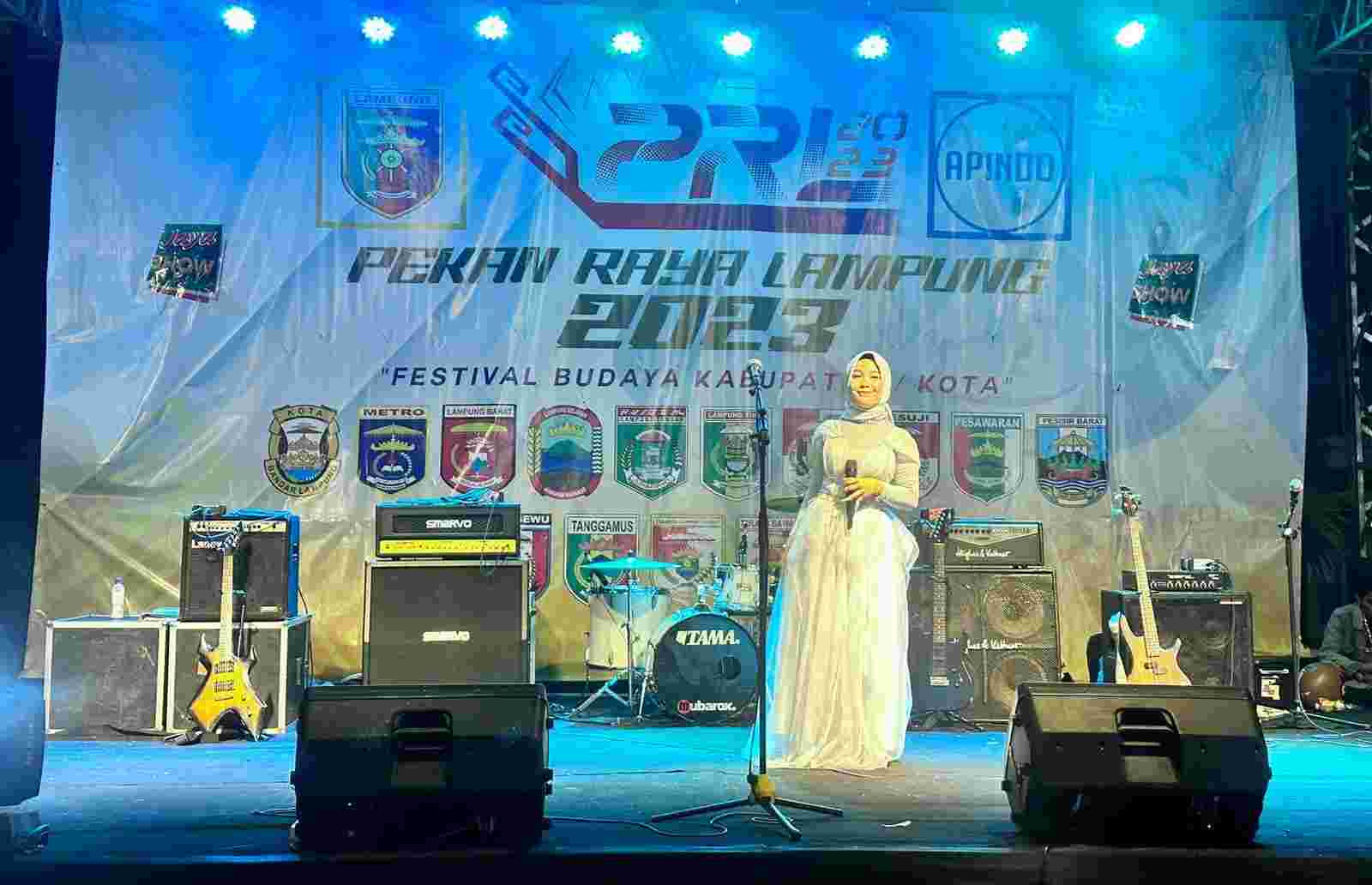 Penampilan Festival Budaya dari Tanggamus Tuai Decak Kagum Penonton Penampilan Festival Budaya dari Tanggamus Tuai Decak Kagum Penonton