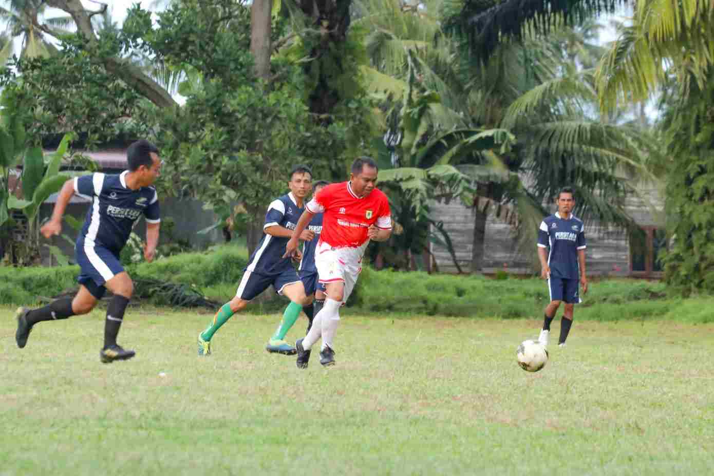 Forkopimda Sergai Sabet Kemenangan Gemilang dalam Laga Silaturahmi Sepakbola Forkopimda Sergai Sabet Kemenangan Gemilang dalam Laga Silaturahmi Sepakbola