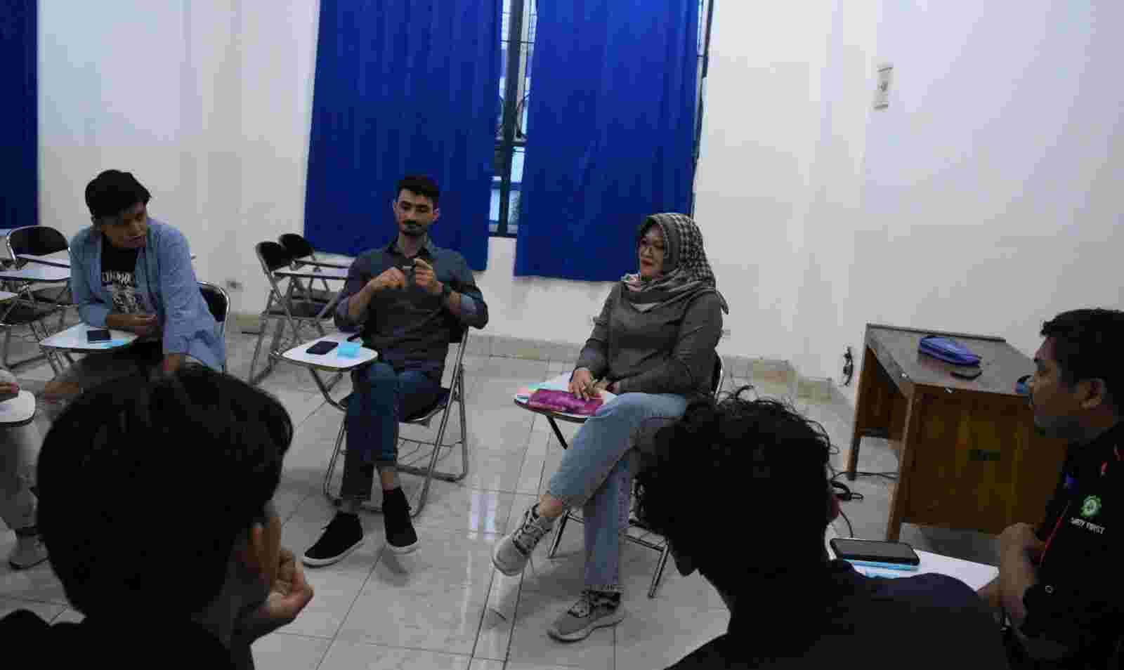 Mahasiswa Asing Sapa Mahasiswa Prodi Teknik Informatika dalam Kelas Bahasa Inggris Mahasiswa Asing Sapa Mahasiswa Prodi Teknik Informatika dalam Kelas Bahasa Inggris