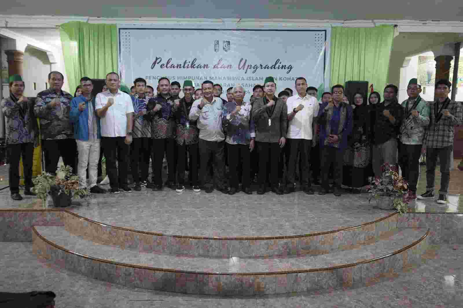 Bupati Surya Hadiri Pelantikan dan Upgrading HMI Bupati Surya Hadiri Pelantikan dan Upgrading HMI