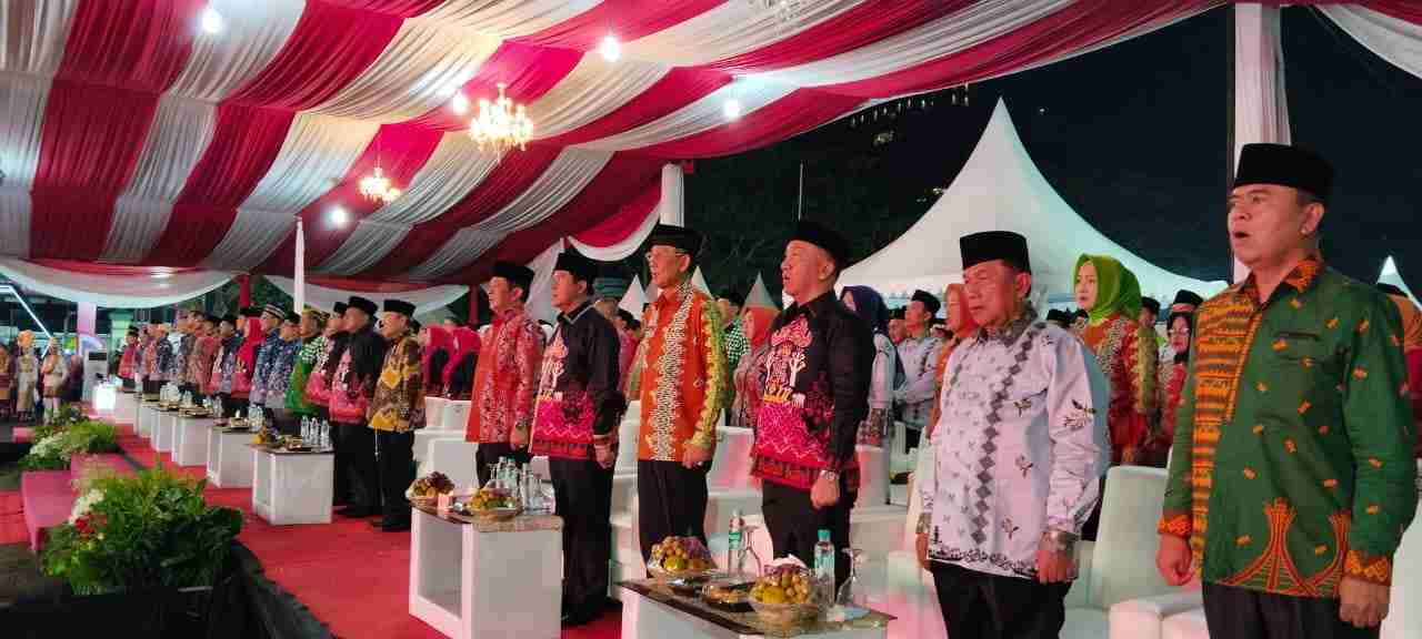 Pj. Bupati Drs. Nukman Hadiri Pembukaan MTQ ke-50 Tingkat Provinsi Lampung Pj. Bupati Drs. Nukman Hadiri Pembukaan MTQ ke-50 Tingkat Provinsi Lampung