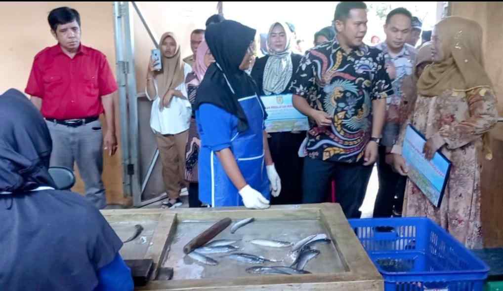 Pemkab Sergai Maksimalkan Produksi dan Konsumsi Melalui Bedah Unit Pengolahan Ikan Pemkab Sergai Maksimalkan Produksi dan Konsumsi Melalui Bedah Unit Pengolahan Ikan