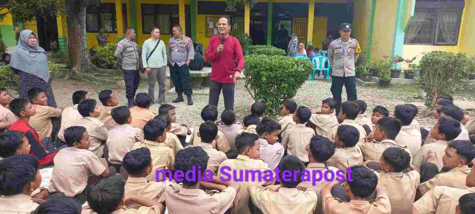 Kapolsek Karang Baru Hadiri Beri Arahan Kepada Pelajar yang Terlibat Tawuran Kapolsek Karang Baru Hadiri Beri Arahan Kepada Pelajar yang Terlibat Tawuran