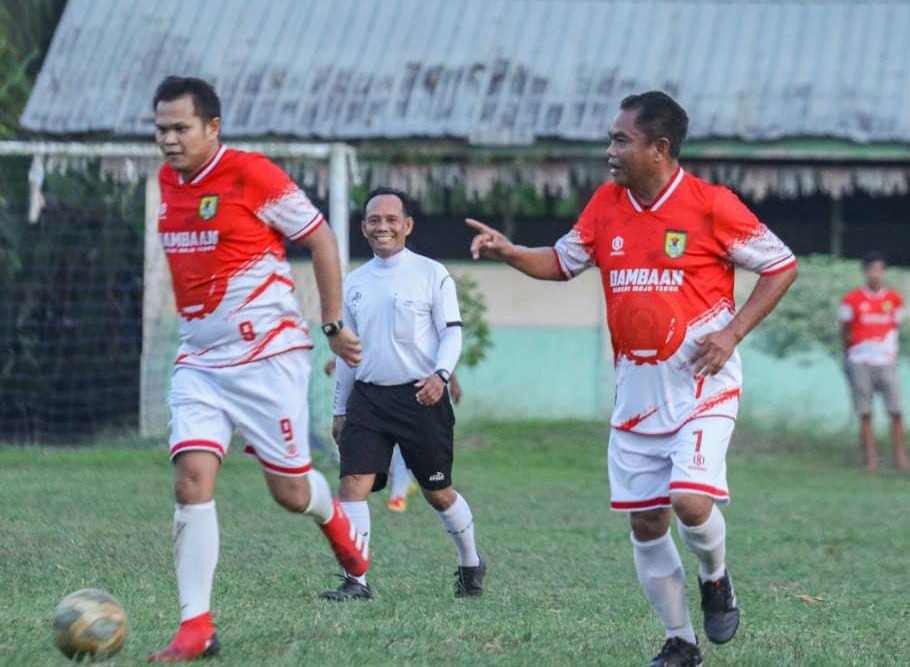 Darmawan: Pimpinan Forkopimda dan Kemenag Sergai Berbagi Gol dalam Laga Seru Darmawan: Pimpinan Forkopimda dan Kemenag Sergai Berbagi Gol dalam Laga Seru