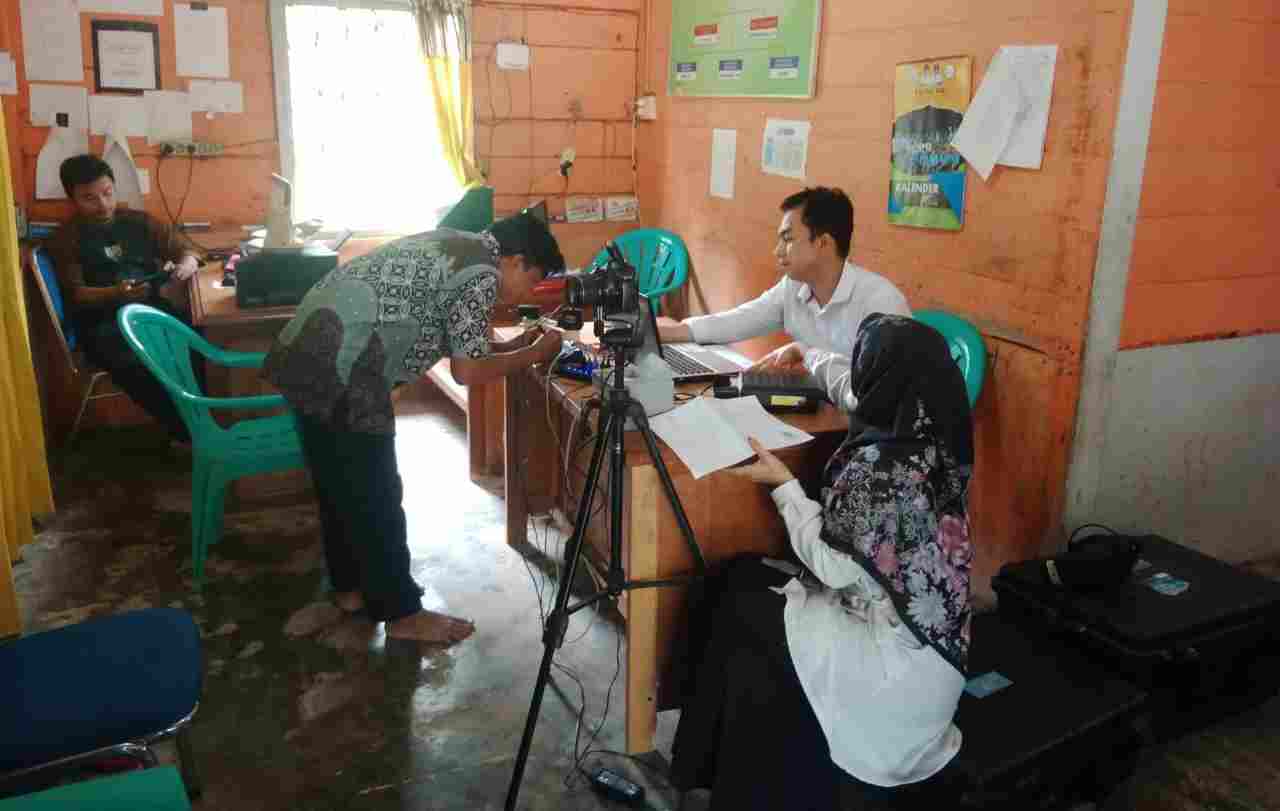 Disdukcapil Aceh Tamiang Laksanakan Perekaman di Desa Bandar Mahligai Disdukcapil Aceh Tamiang Laksanakan Perekaman di Desa Bandar Mahligai