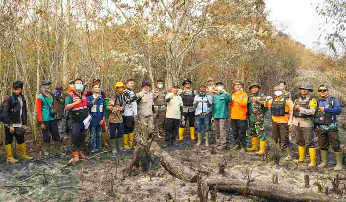 Pj Bupati Apriyadi Padamkan Karhutlah Pj Bupati Apriyadi Padamkan Karhutlah
