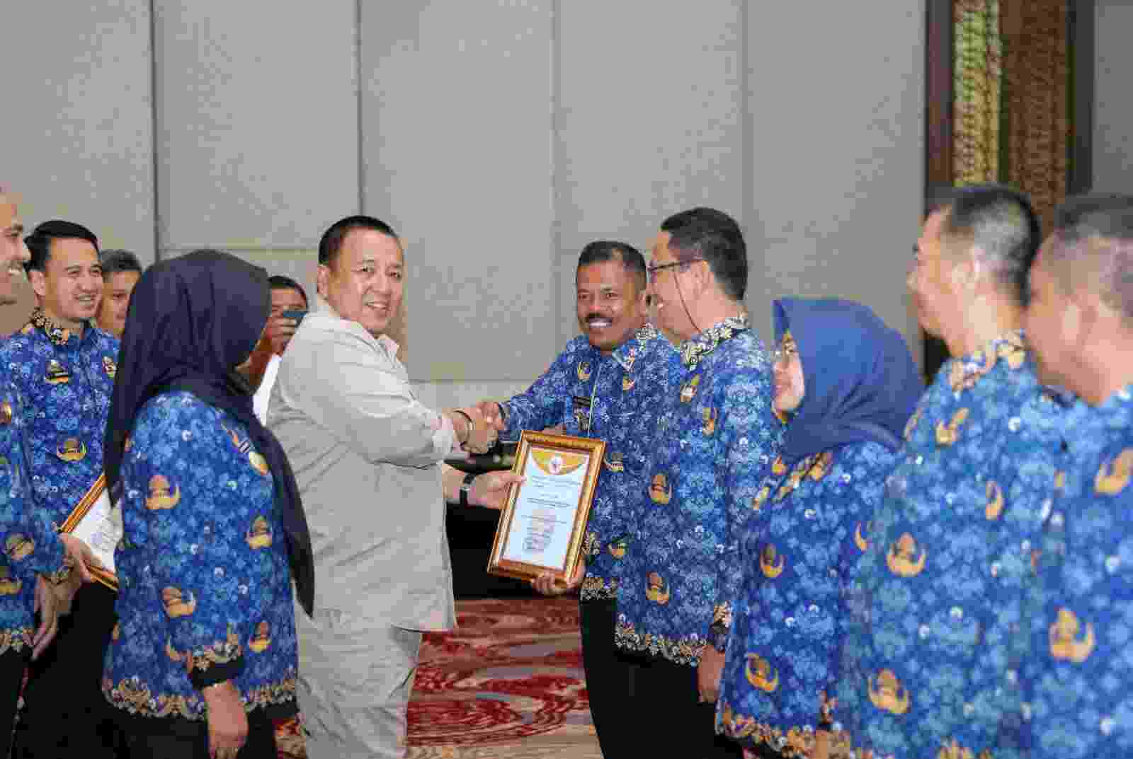 Gubernur Arinal Ajak Semua Pihak Perkuat Pengawasan terhadap Penyelundupan TSL di Pulau Sumatera Gubernur Arinal Ajak Semua Pihak Perkuat Pengawasan terhadap Penyelundupan TSL di Pulau Sumatera