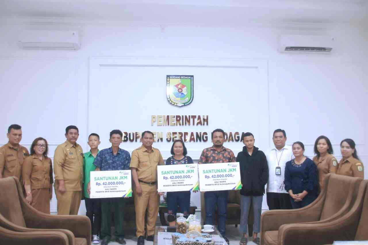 Bupati Sergai Salurkan Santunan BPJS Ketenagakerjaan kepada Ahli Waris Guru Sekolah Minggu Bupati Sergai Salurkan Santunan BPJS Ketenagakerjaan kepada Ahli Waris Guru Sekolah Minggu