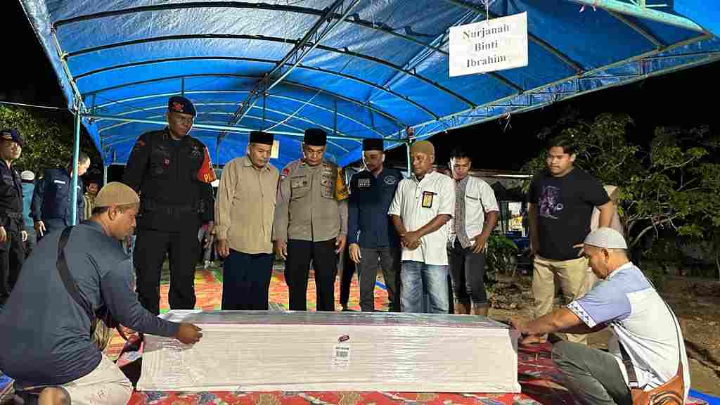 9 Hari Jenazah Warga Aceh Tertahan di Malaysia, Tiba di Rumah Duka 9 Hari Jenazah Warga Aceh Tertahan di Malaysia, Tiba di Rumah Duka