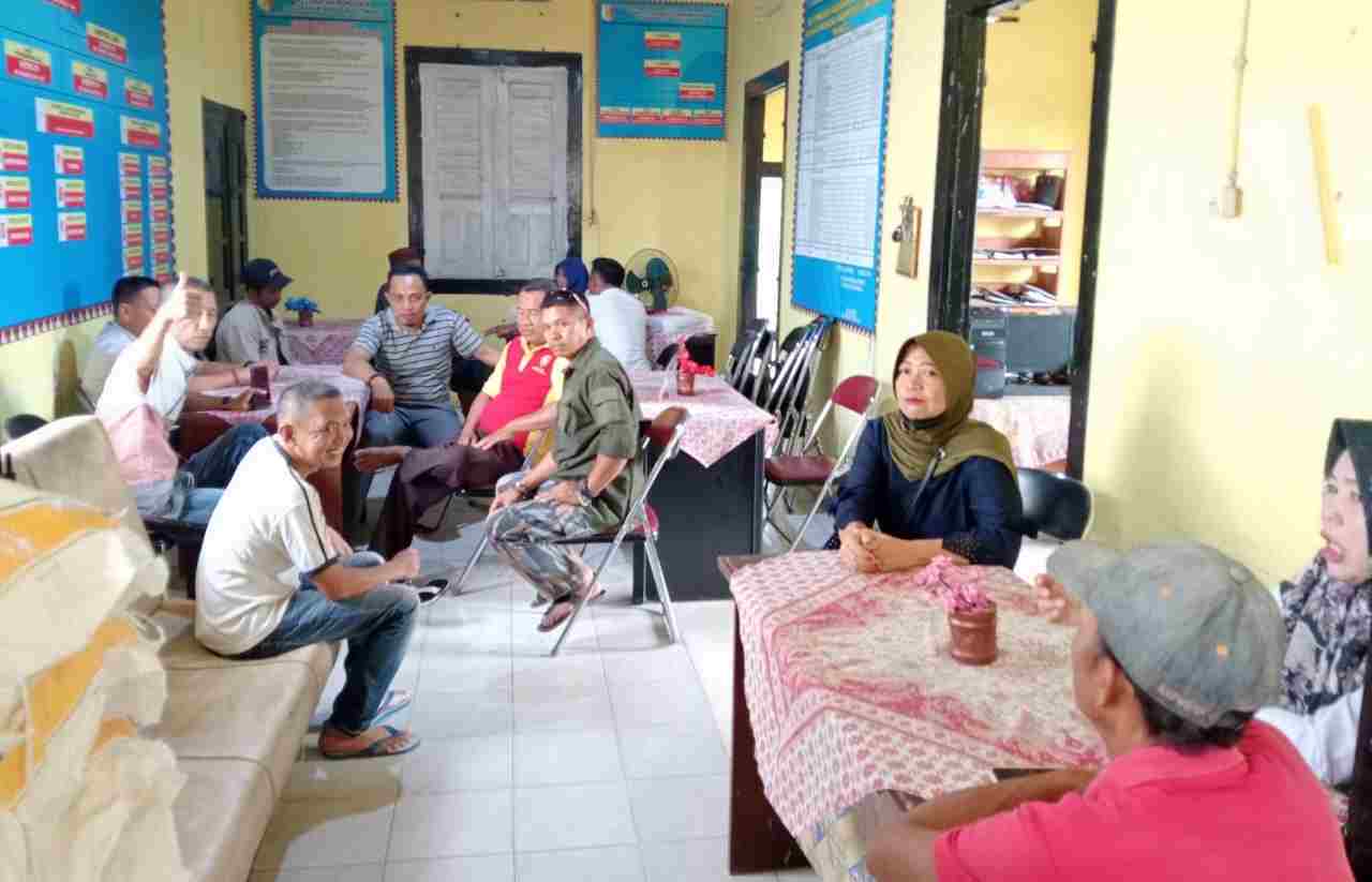 Masyarakat Lingkungan Menggala Tengah Dapat Bantuan Beras dari BPN Pusat Masyarakat Lingkungan Menggala Tengah Dapat Bantuan Beras dari BPN Pusat