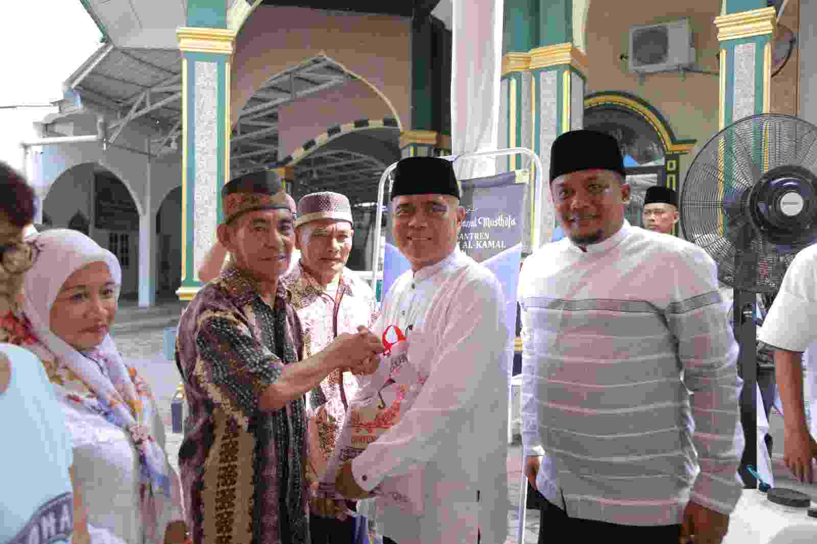 Asisten Ekbang Oktoni Eriyanto Hadiri Tabligh Akbar dan Maulid Nabi Muhammad SAW 1445 H Asisten Ekbang Oktoni Eriyanto Hadiri Tabligh Akbar dan Maulid Nabi Muhammad SAW 1445 H