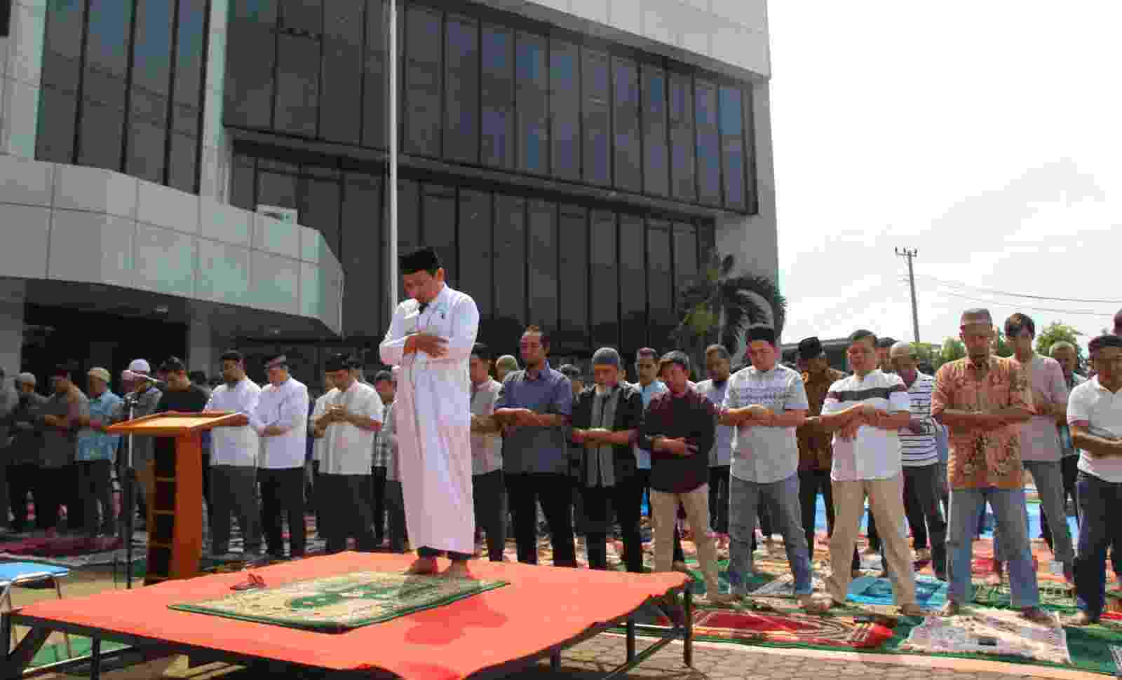 PHBI PTPN VII Gelar Sholat Istisqa PHBI PTPN VII Gelar Sholat Istisqa