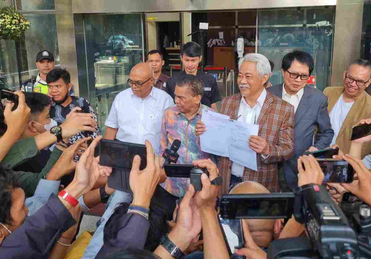 TPDI Laporkan Dugaan Nepotisme Presiden Jokowi dan Ketua MK Anwar Usman ke KPK TPDI Laporkan Dugaan Nepotisme Presiden Jokowi dan Ketua MK Anwar Usman ke KPK