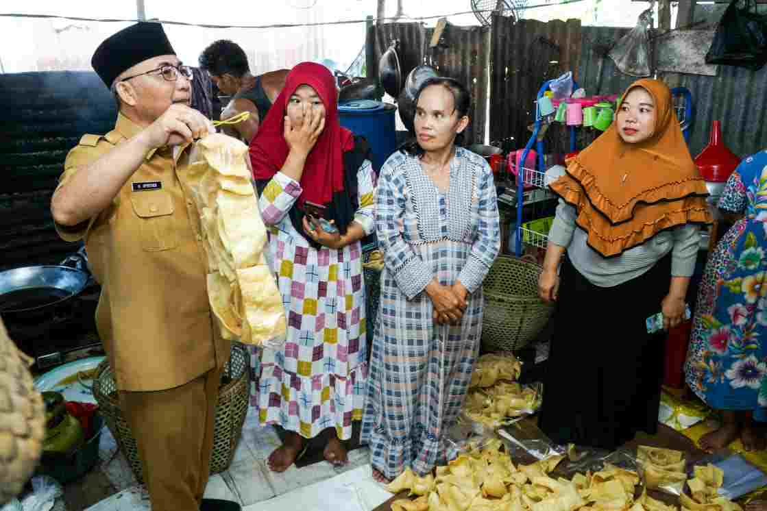 Serap Puluhan Tenaga Kerja, Pj Bupati Apriyadi Bakal Carikan Tambahan Modal Serap Puluhan Tenaga Kerja, Pj Bupati Apriyadi Bakal Carikan Tambahan Modal