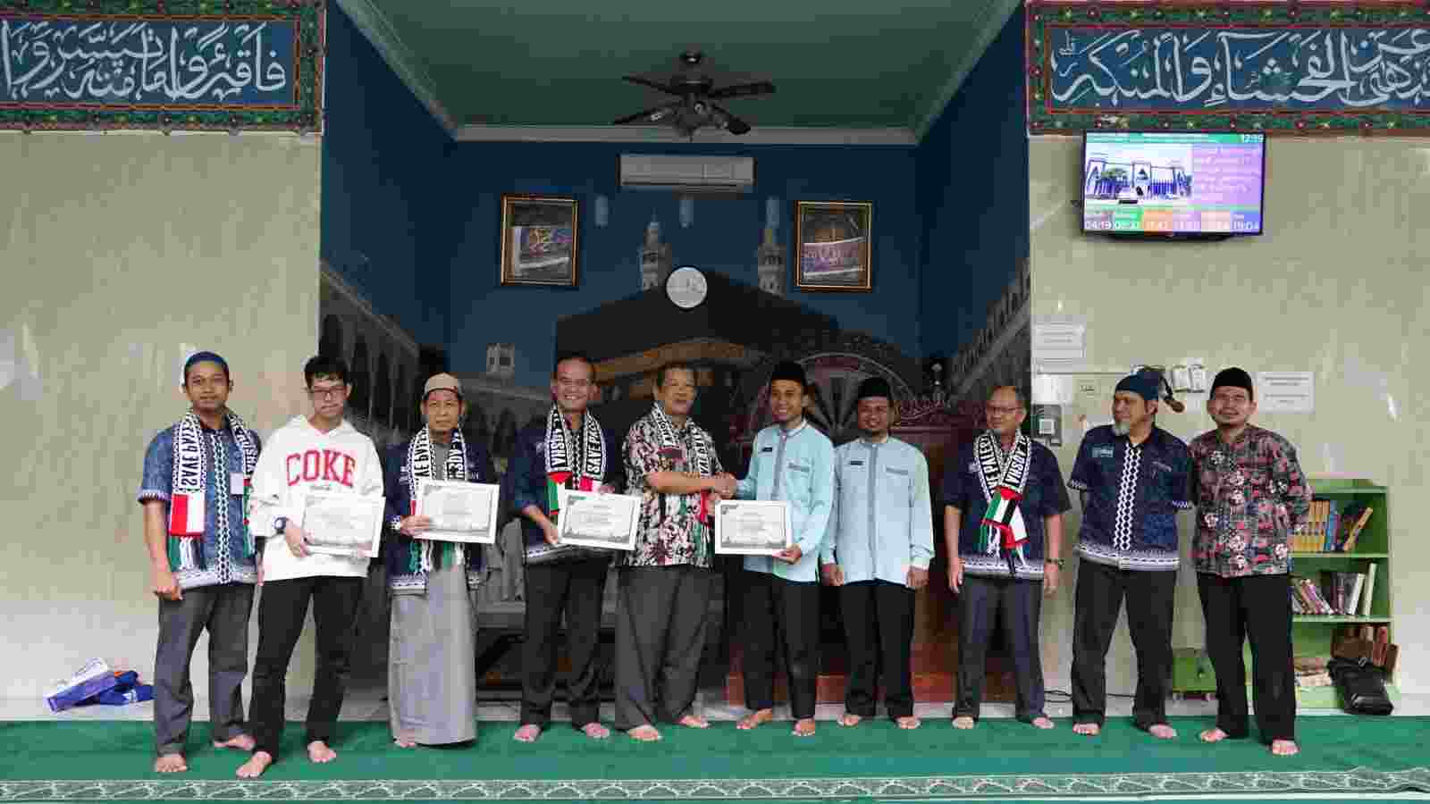 Save Palestina, Yayasan Alfian Husin – IIB Darmajaya Serahkan Donasi Melalui DT Peduli Save Palestina, Yayasan Alfian Husin – IIB Darmajaya Serahkan Donasi Melalui DT Peduli