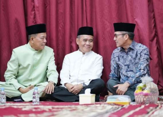 Wabup Ardani Hadiri Peringatan Maulid Nabi Muhammad Tahun 1445 Hijriah Wabup Ardani Hadiri Peringatan Maulid Nabi Muhammad Tahun 1445 Hijriah