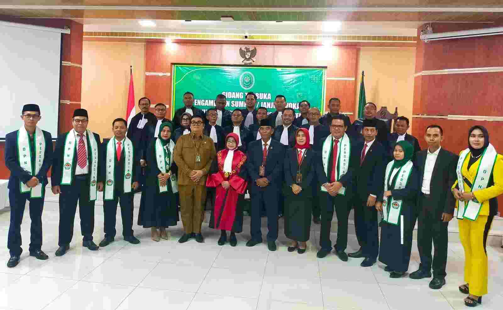 17 Advokat Persadin Resmi Mengucapkan Sumpah di Pengadilan Tinggi Banten 17 Advokat Persadin Resmi Mengucapkan Sumpah di Pengadilan Tinggi Banten