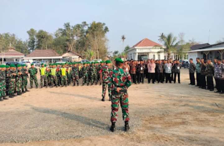Dandim 0426 Tuba Pimpin Pengamanan Apel Kunjungan Presiden RI Joko Widodo Dandim 0426 Tuba Pimpin Pengamanan Apel Kunjungan Presiden RI Joko Widodo