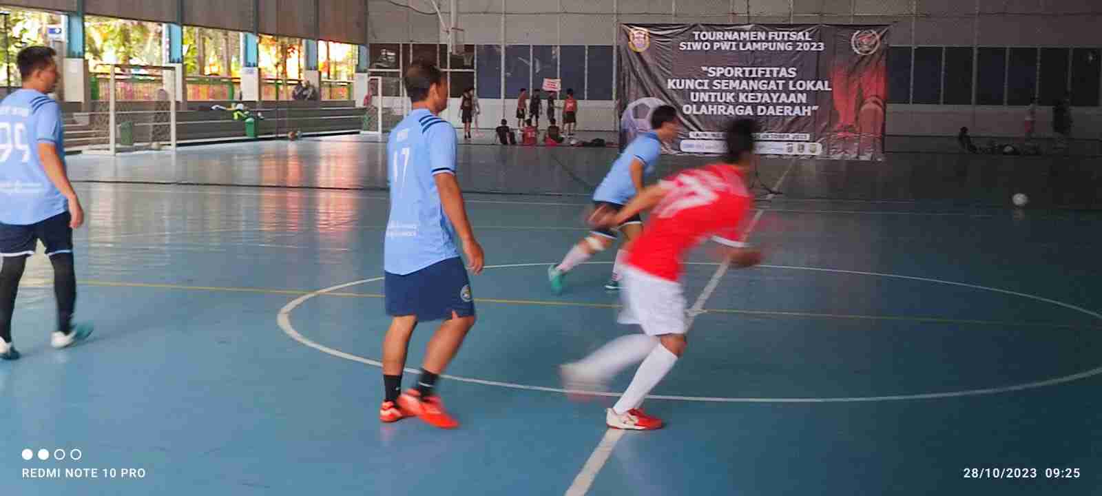 Eksebisi PWI vs Polda Tandai Laga Futsal PWI Lampung dimulai Eksebisi PWI vs Polda Tandai Laga Futsal PWI Lampung dimulai