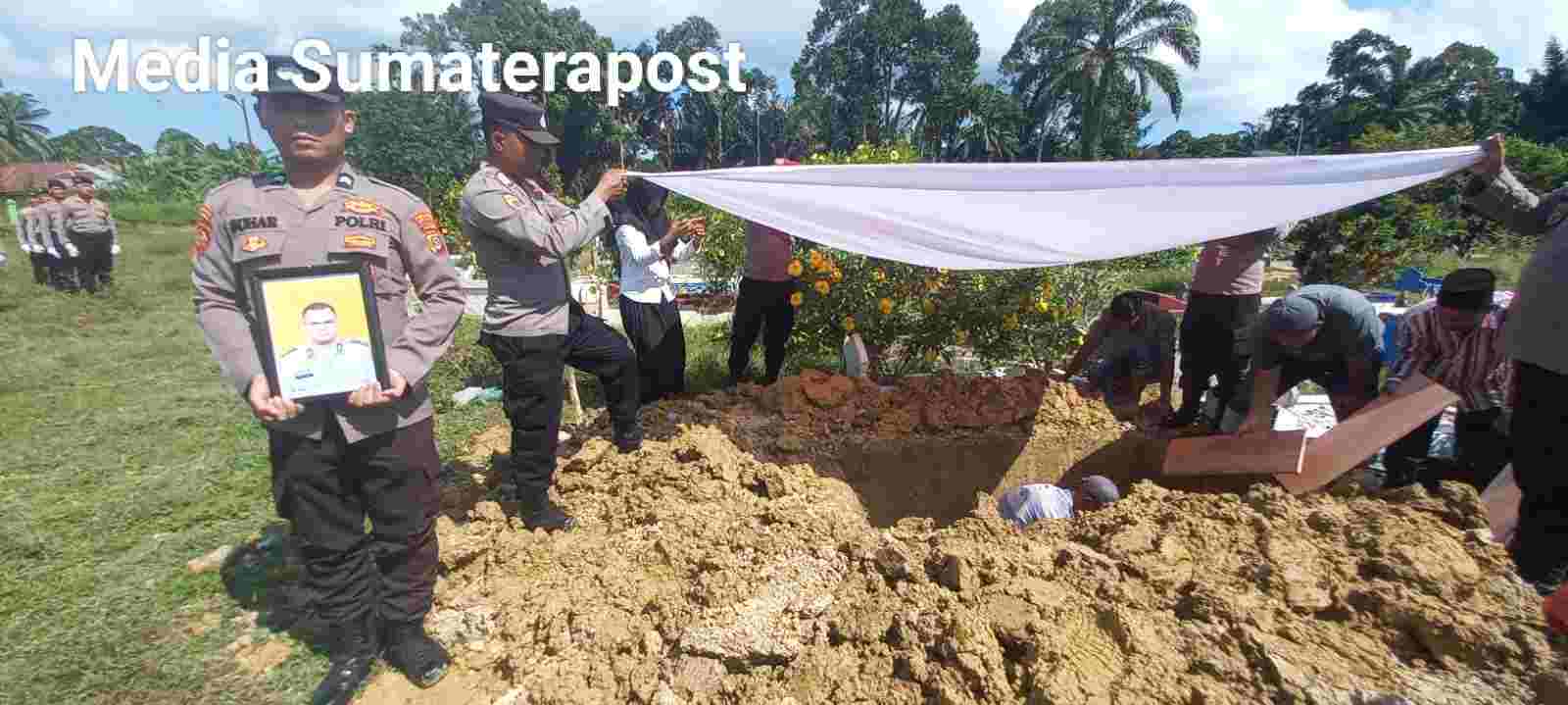Pemakaman Personil Polsek Karang Baru Alm.Aiptu M.Irzansyah Seregar Pemakaman Personil Polsek Karang Baru Alm.Aiptu M.Irzansyah Seregar