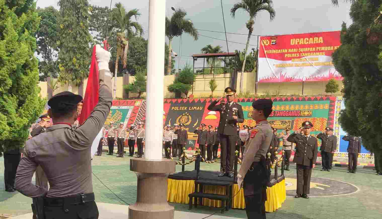 Kapolres Tanggamus Pimpin Upacara Hari Sumpah Pemuda Ke-95 Tahun 2023 Kapolres Tanggamus Pimpin Upacara Hari Sumpah Pemuda Ke-95 Tahun 2023