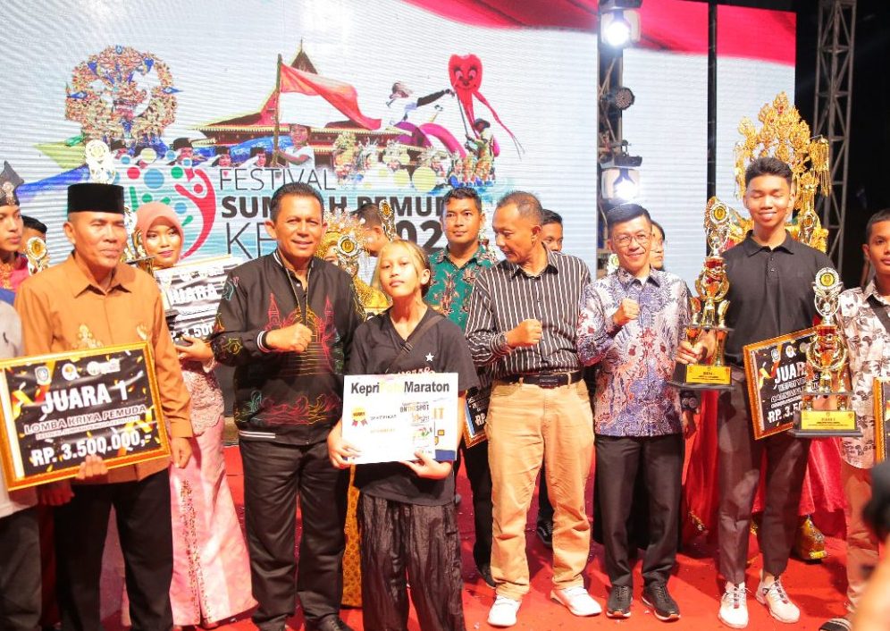 Malam Puncak Hari Sumpah Pemuda Ke-95, Ansar Ahmad : Pemudai Tingkatkan Daya Saing Juga Berinovasi Malam Puncak Hari Sumpah Pemuda Ke-95, Ansar Ahmad : Pemudai Tingkatkan Daya Saing Juga Berinovasi